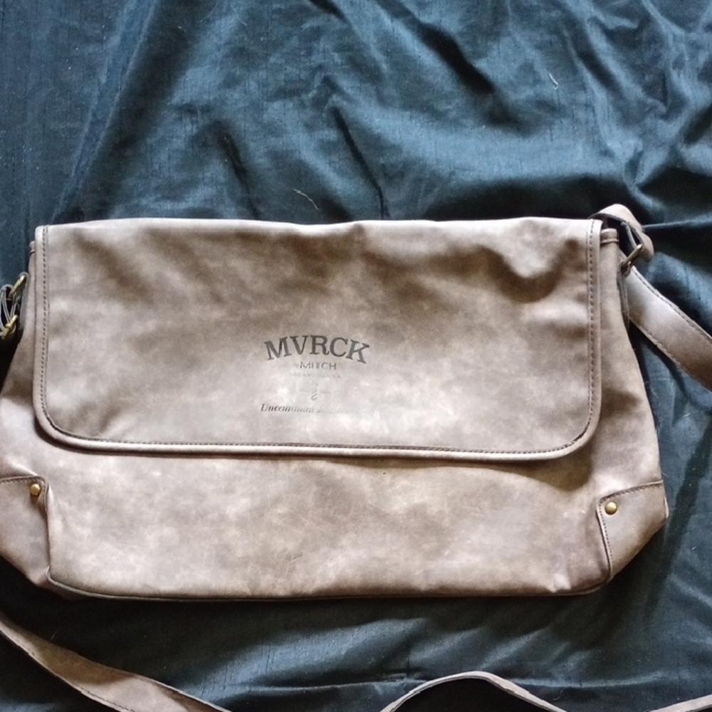 Brown Vintage Leather Messenger Bag with Shoulder Strap